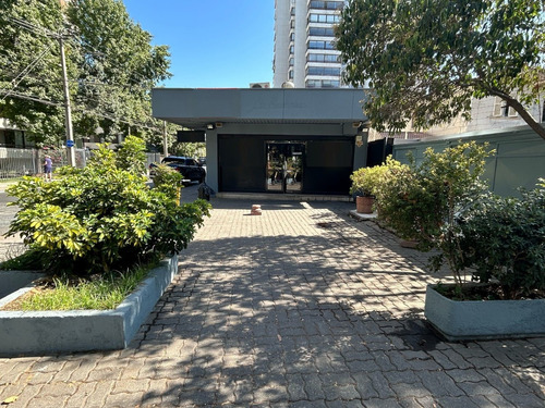 Local De70m2 + 74m2 De Terraza Barrio Cristobal Colón