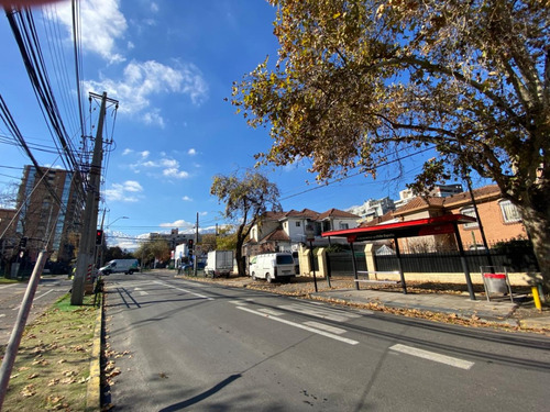 Casa Esquina De 630 M2 Para Comercio En Chile España