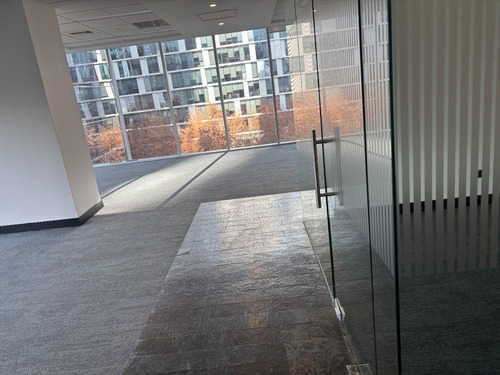 Oficina 374m2 Remodelada – 6 Privados / Open Space