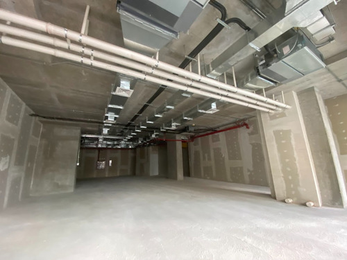 Local De 150 M2 A Pasos De Metro Manuel Montt