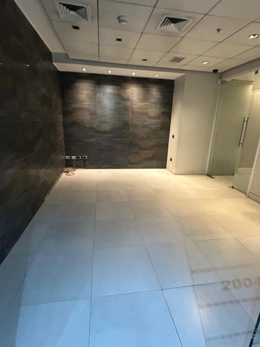 Oficina En Arriendo De 373m2 Nueva Las Condes Imperdible