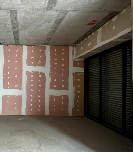 Local De 37 M2 En Pleno Santiago Centro