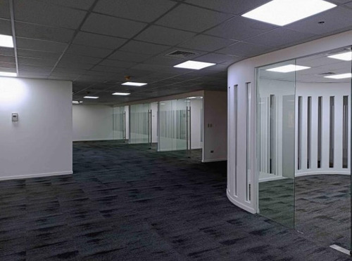Oficina De 219,4m2 En Barrio El Golf Metro Tobalaba