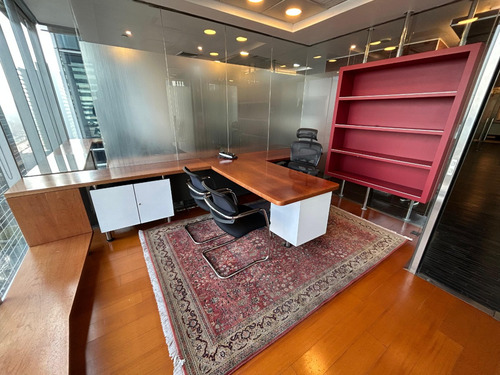 Moderna, Amplia Y Amoblada Oficina De 179m2 Nueva Las Condes