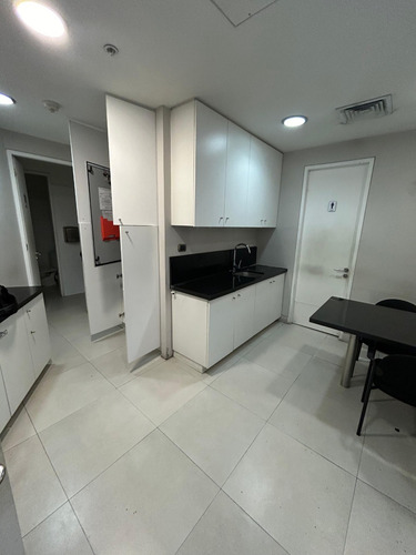 Oficina En Arriendo De 373m2 Nueva Las Condes Imperdible