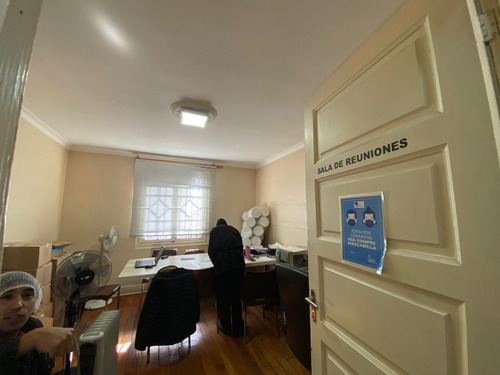 Casa Esquina De 630 M2 Para Comercio En Chile España