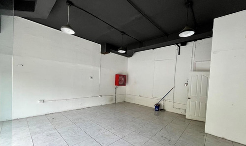 Local De 37 M2 En Pleno Santiago Centro