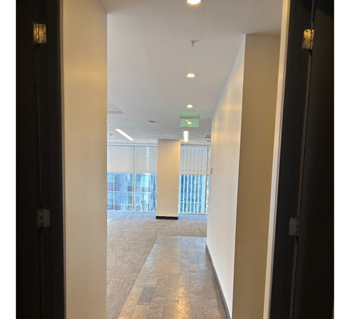 Oficina 374m2 Remodelada – 6 Privados / Open Space