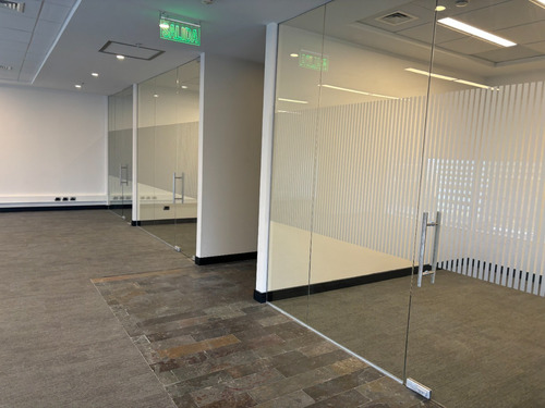 Oficina 374m2 Remodelada – 6 Privados / Open Space