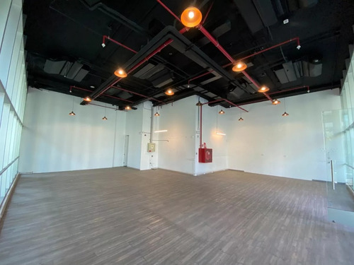 Local Comercial En Pleno San Damián De 110 M2