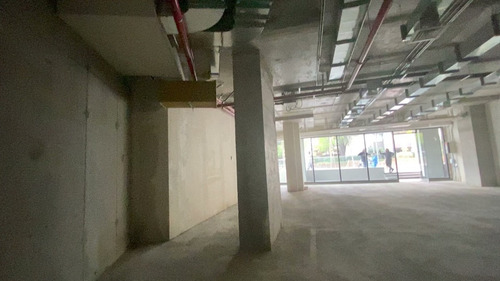 Local De 150 M2 A Pasos De Metro Manuel Montt