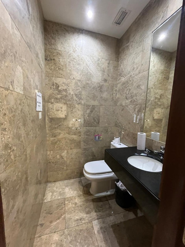 Arriendo Oficina De 287,6m2 Isidora Goyenechea – El Golf