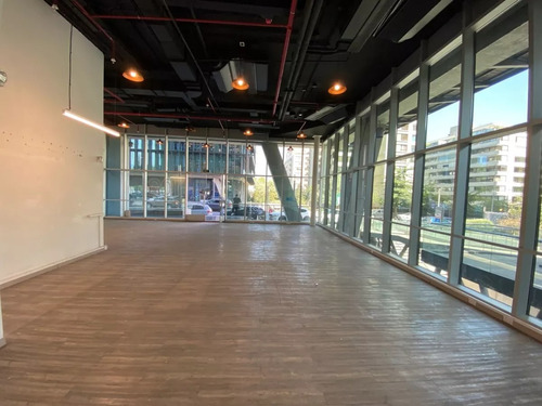 Local Comercial En Pleno San Damián De 110 M2