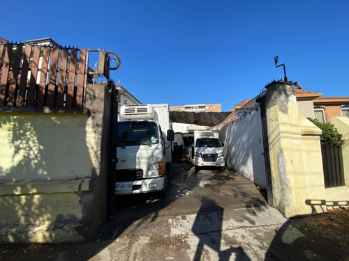 Casa Comercial En El Centro De Ñuñoa 630 M2