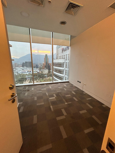 Oficina En Arriendo De 373m2 Nueva Las Condes Imperdible