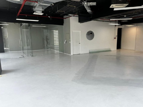Oficina De 157m2 Open Space Con 2 Privados