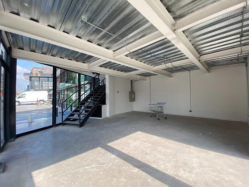 Local En Strip Vitacura – G. De Alderete Y Kennedy – 160 M2