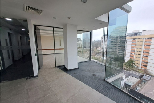 Oficina En Arriendo De 268,91m2 En Vitacura