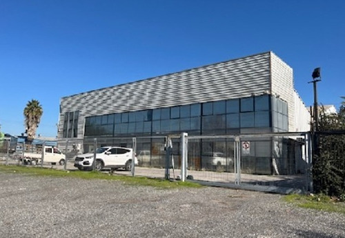 Bodega Industrial En Pudahuel Con Excelente Conectividad