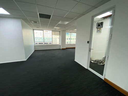 Arriendo Oficina 357m2 Con Privados Y Sala De Reuniones